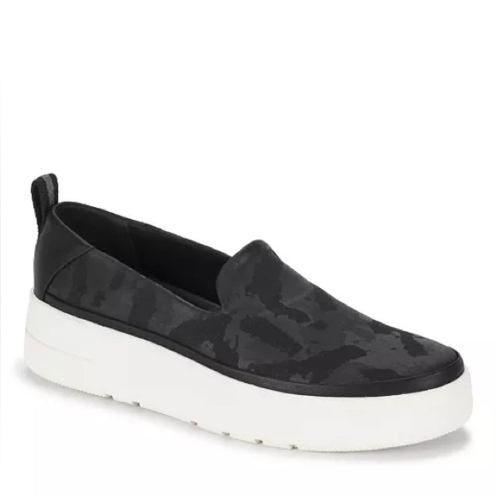 Baretraps | Nevin Slip-on Sneaker